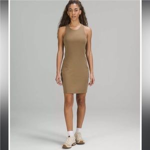 Lululemon Slim Fit Above the Knee Dress Size 6 in Artifact (Beige)